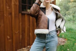 A Guide to Choosing the Right Aviator Jacket for You